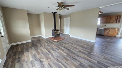 501 S Parker Nixon TX 78140