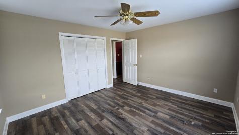 501 S Parker Nixon TX 78140