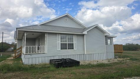 501 S Parker Nixon TX 78140