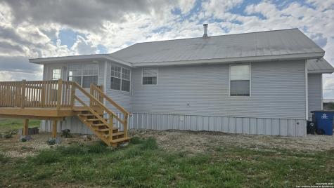 501 S Parker Nixon TX 78140