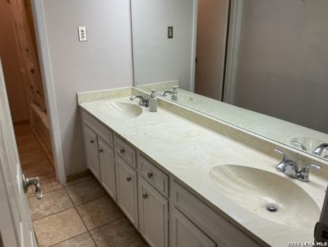 16402 Ledge Park Street San Antonio TX 78232