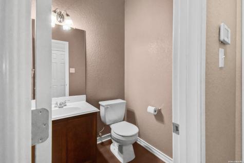8530 Cheyenne Bluff Converse TX 78109