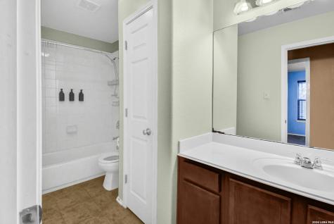 8530 Cheyenne Bluff Converse TX 78109