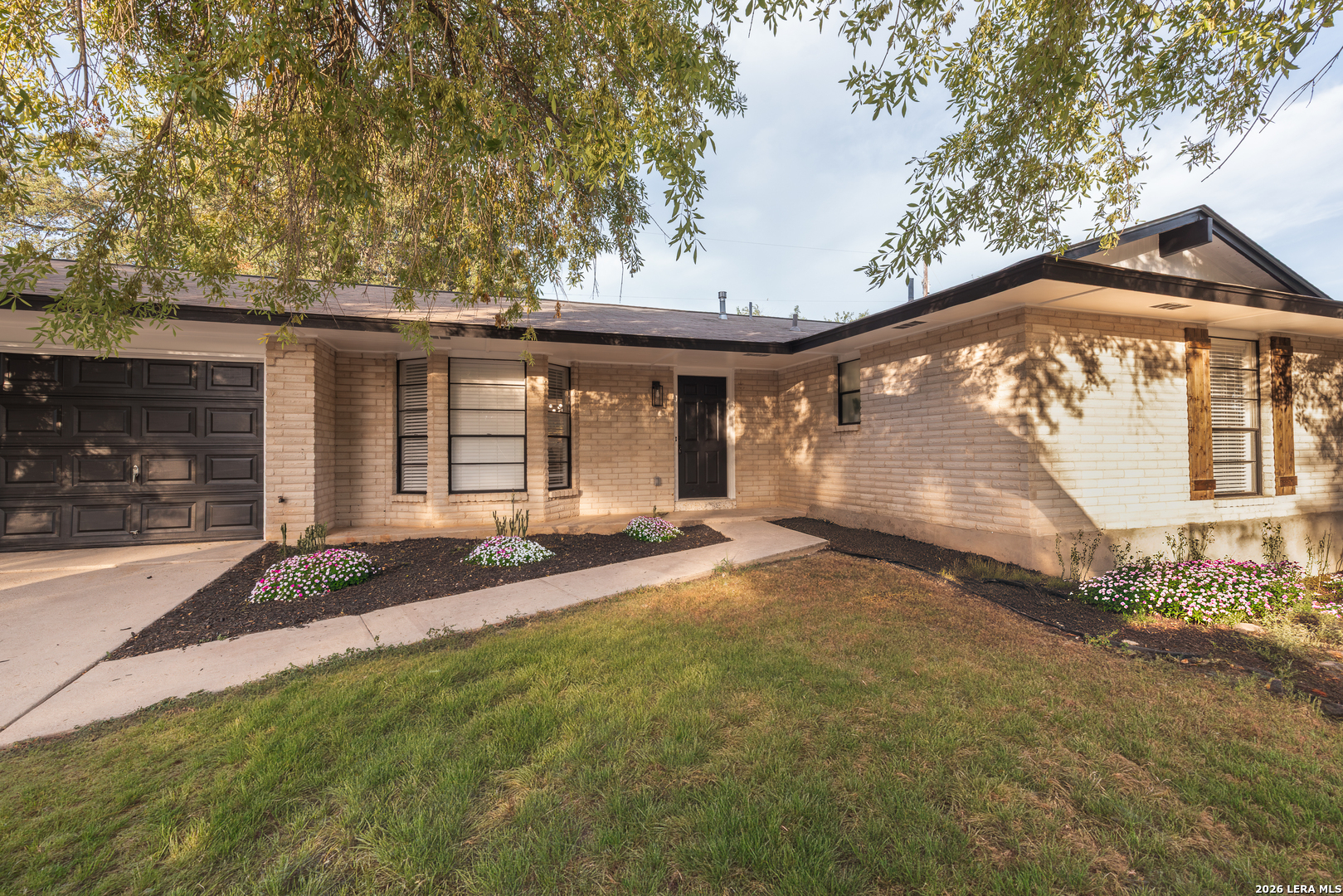 331 Shin Oak Drive Live Oak TX 78233
