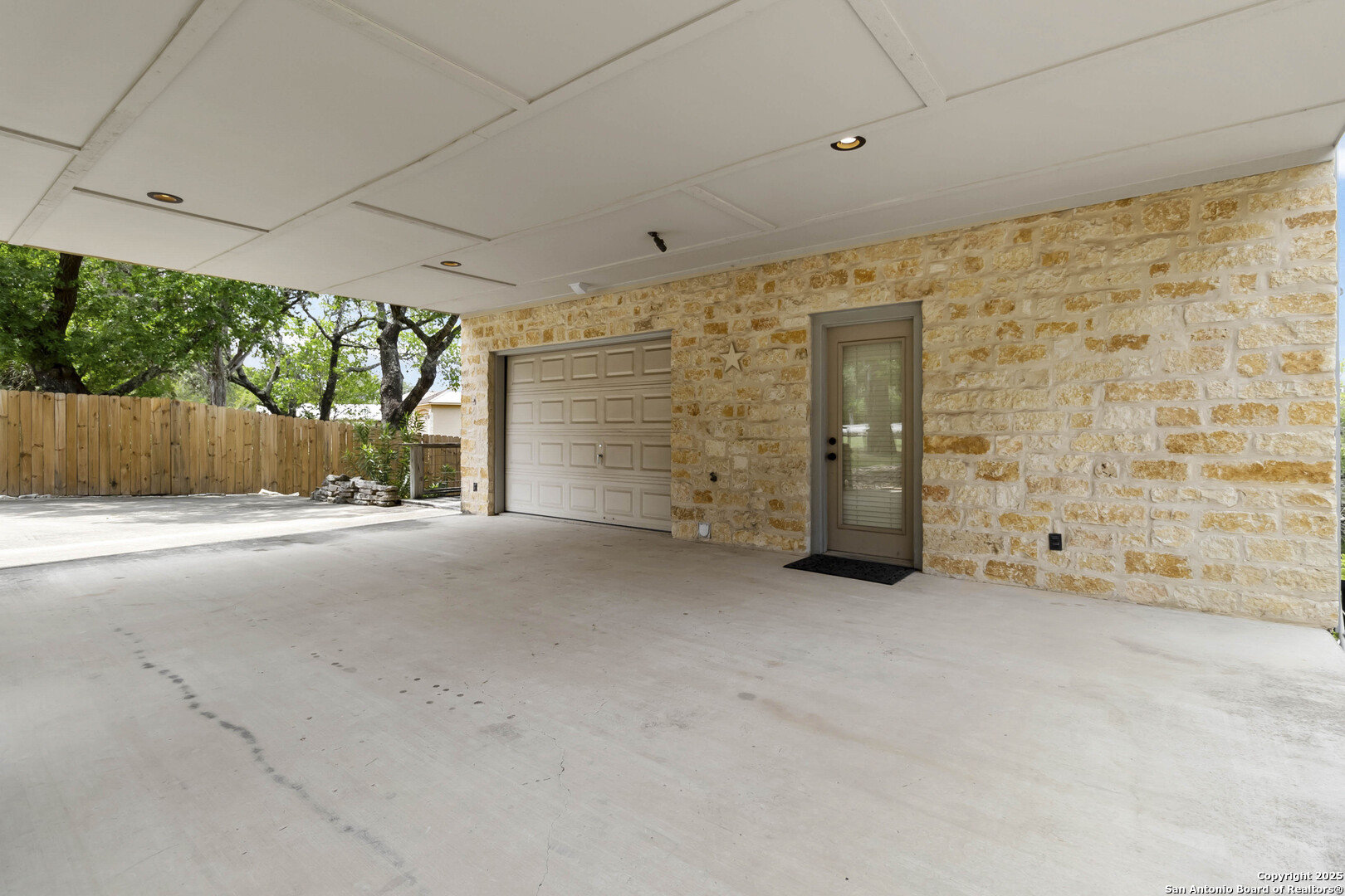 1115 Riviera Canyon Lake TX 78133