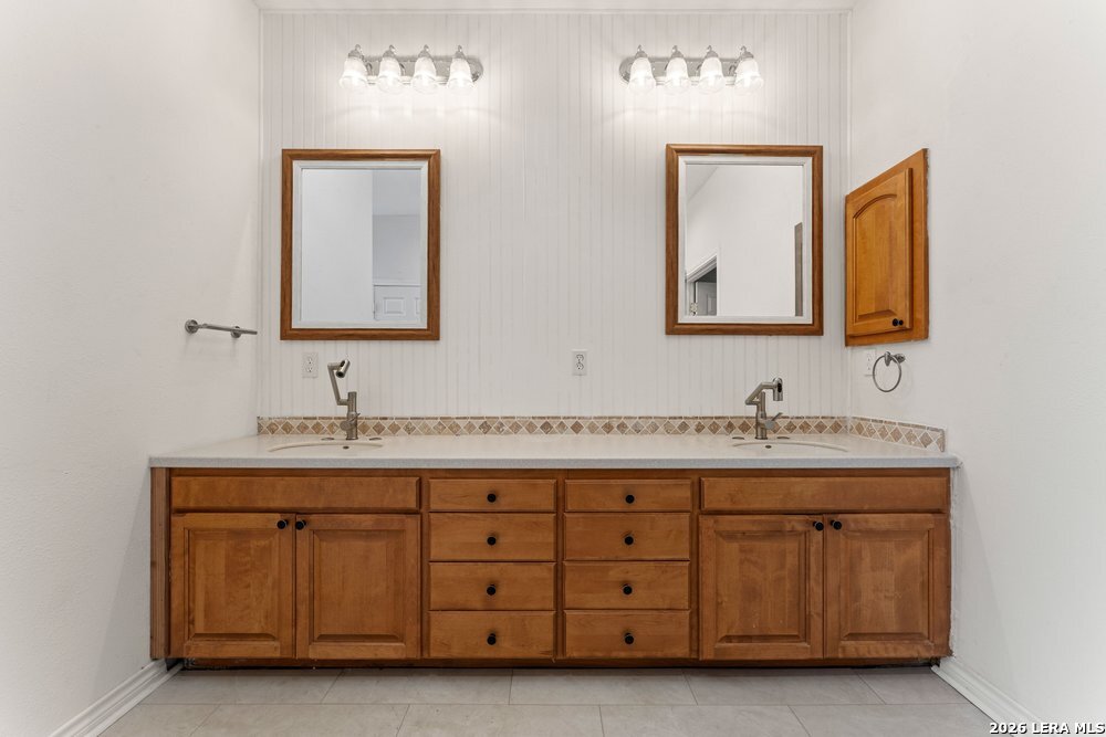 3915 Hunters Crest Street San Antonio TX 78230