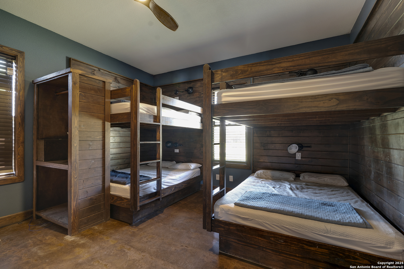 1185 Mountain Valley Concan TX 78838