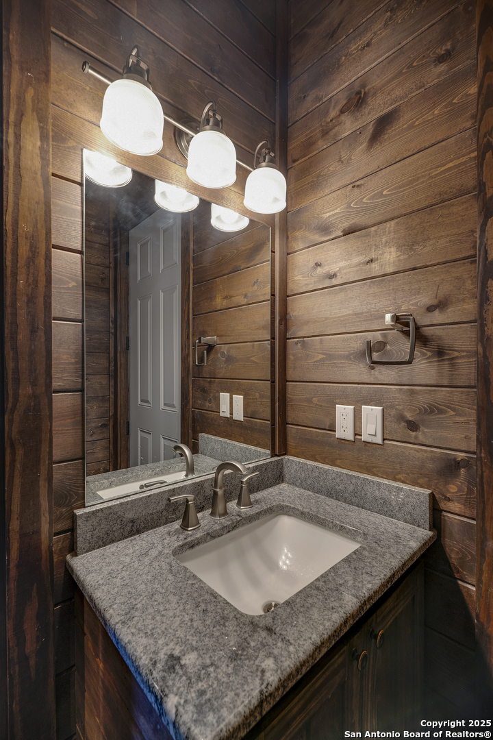 1185 Mountain Valley Concan TX 78838