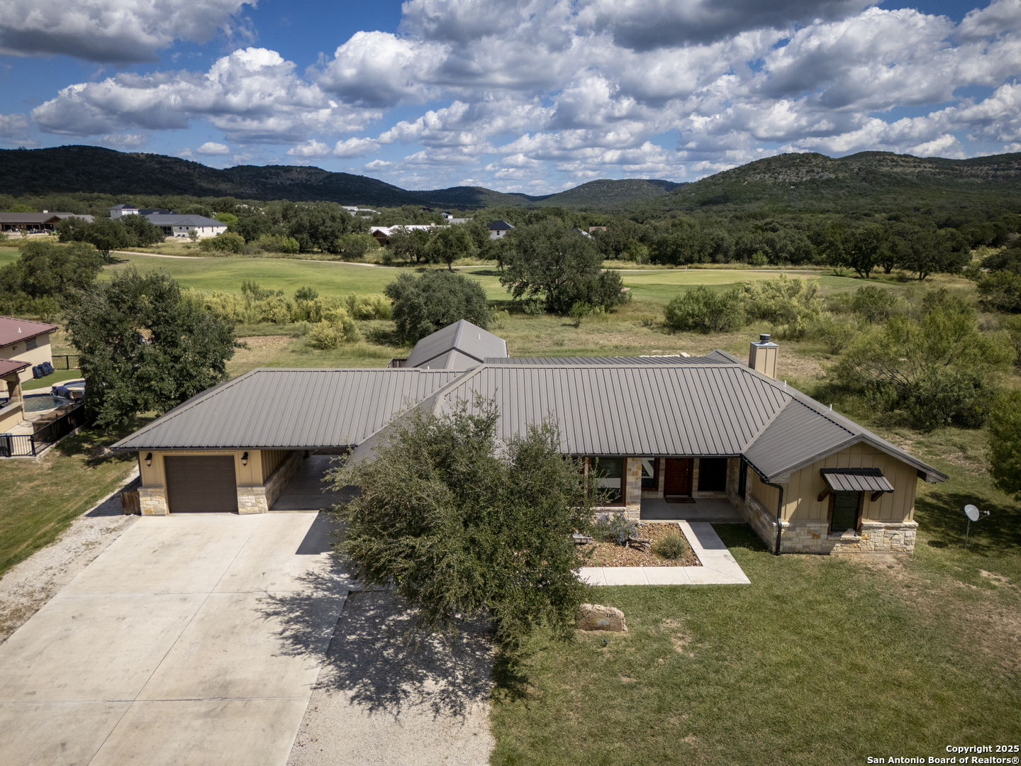 1185 Mountain Valley Concan TX 78838