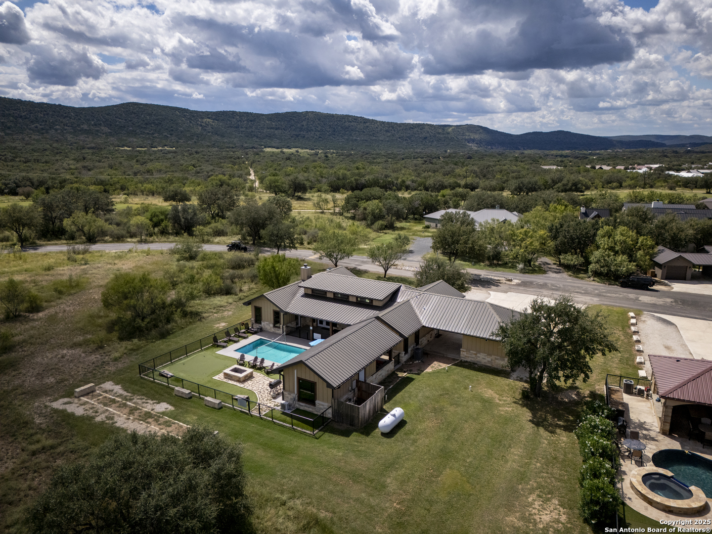 1185 Mountain Valley Concan TX 78838