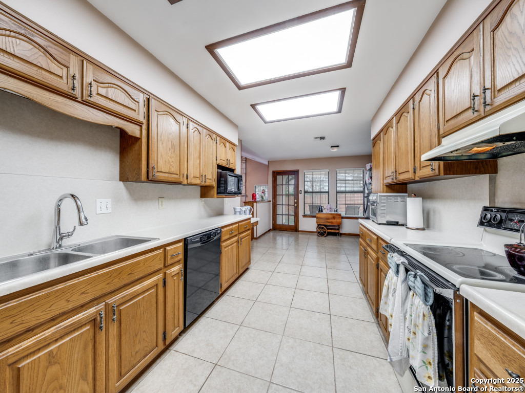 4818 Winthop San Antonio TX 78249