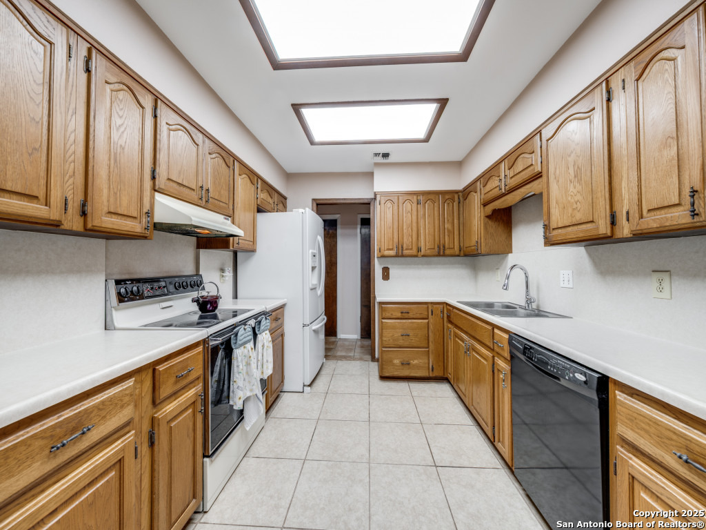 4818 Winthop San Antonio TX 78249