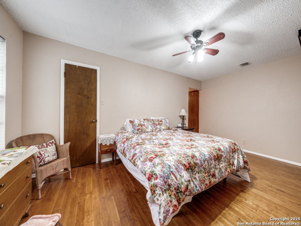 4818 Winthop San Antonio TX 78249