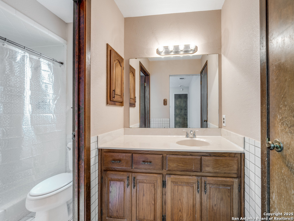 4818 Winthop San Antonio TX 78249