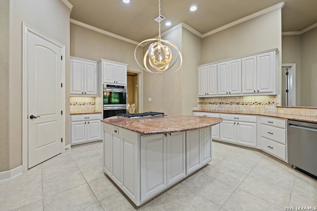 2022 Via Vineda San Antonio TX 78258