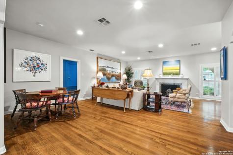 620 E Mandalay Olmos Park TX 78212