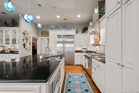 620 E Mandalay Olmos Park TX 78212