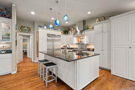 620 E Mandalay Olmos Park TX 78212