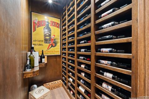 620 E Mandalay Olmos Park TX 78212