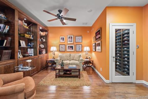 620 E Mandalay Olmos Park TX 78212