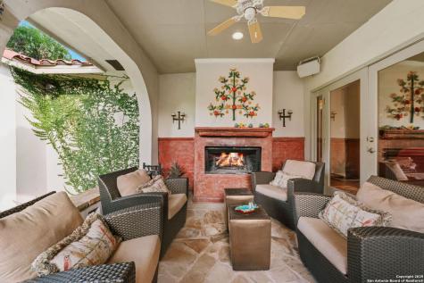 620 E Mandalay Olmos Park TX 78212