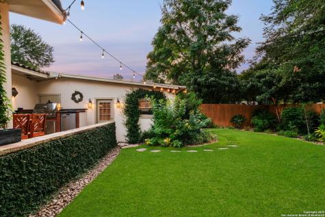 620 E Mandalay Olmos Park TX 78212