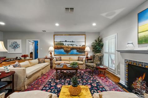 620 E Mandalay Olmos Park TX 78212