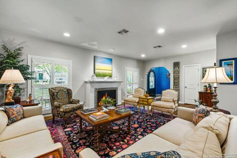 620 E Mandalay Olmos Park TX 78212