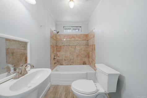 1521 B Street Floresville TX 78114