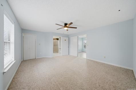1521 B Street Floresville TX 78114