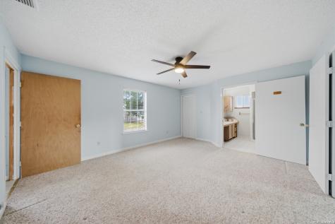 1521 B Street Floresville TX 78114