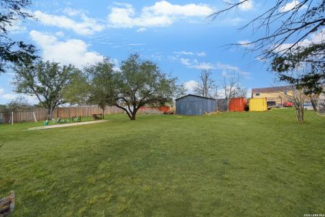 1521 B Street Floresville TX 78114