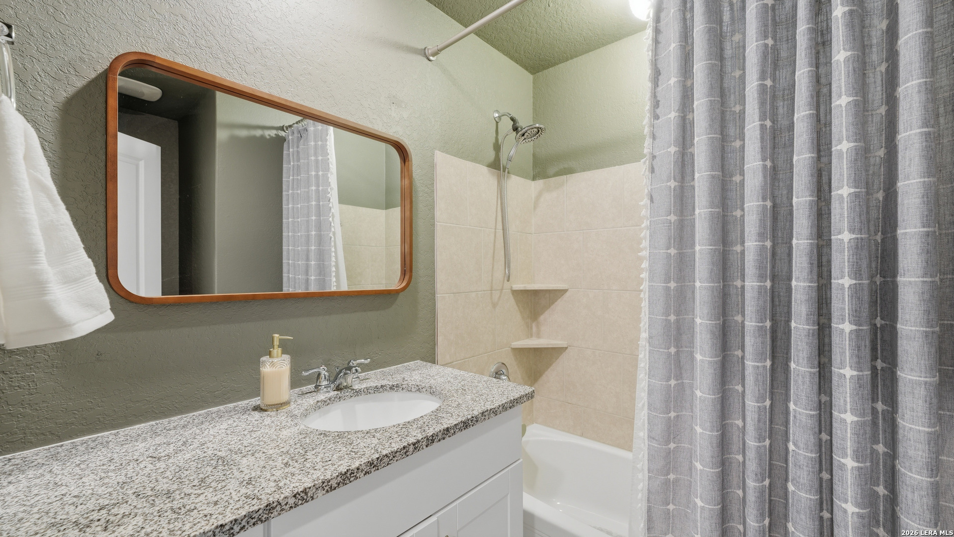 1949 Redstart New Braunfels TX 78130