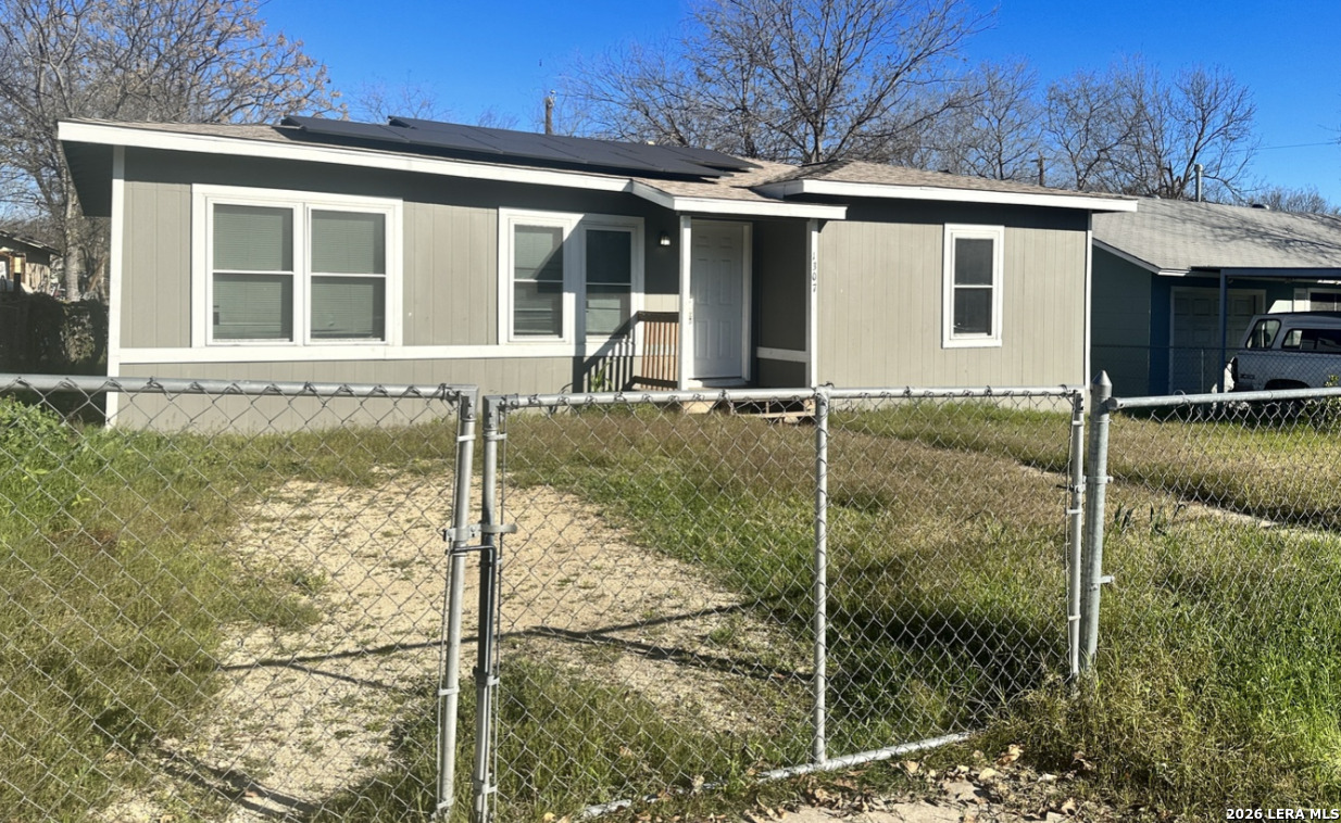 1307 W Hermosa San Antonio TX 78201