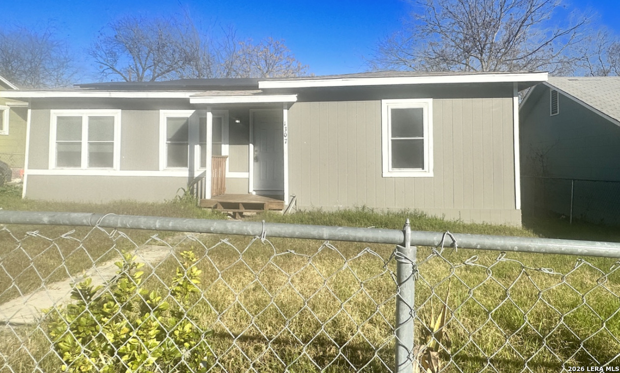 1307 W Hermosa San Antonio TX 78201