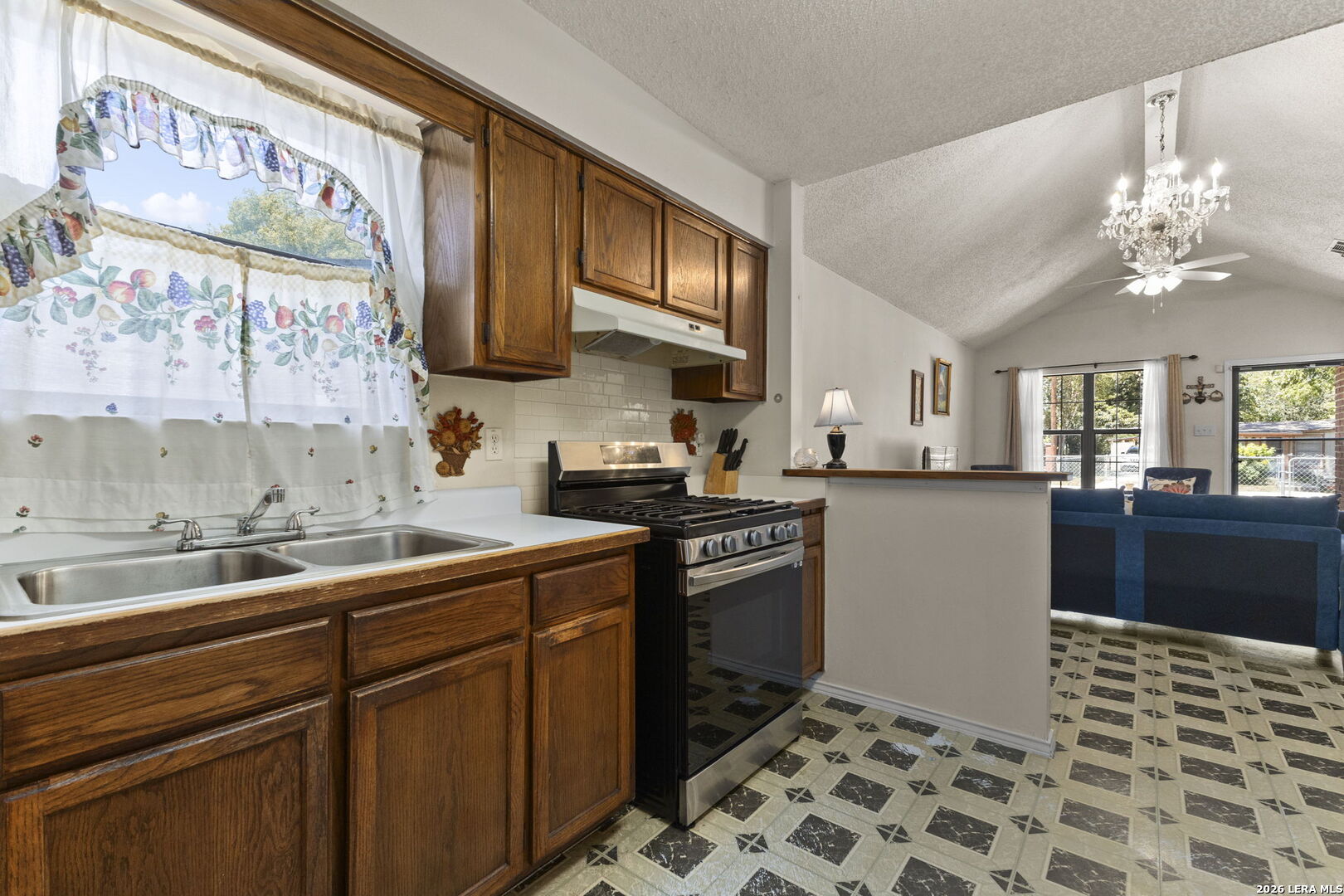 114 Iroquois San Antonio TX 78211