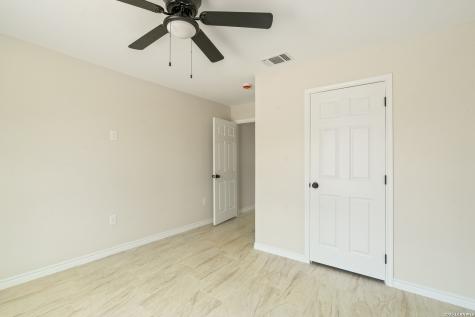 514 Linda Vista Del Rio TX 78840