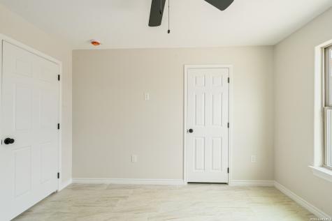 514 Linda Vista Del Rio TX 78840