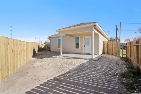 514 Linda Vista Del Rio TX 78840