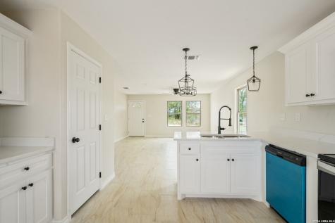 514 Linda Vista Del Rio TX 78840