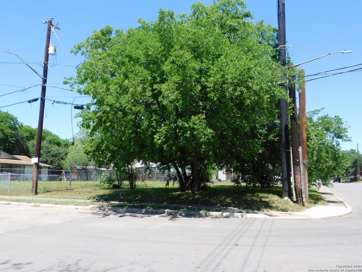 3827 Bay San Antonio TX 78237