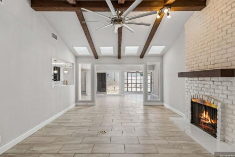 8333 Windway Windcrest TX 78239