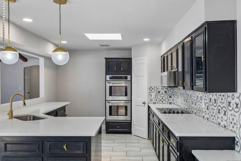 8333 Windway Windcrest TX 78239