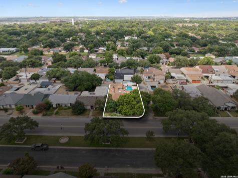 8333 Windway Windcrest TX 78239