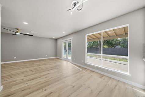 9446 Cliff Way San Antonio TX 78250
