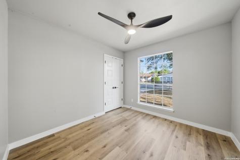 9446 Cliff Way San Antonio TX 78250