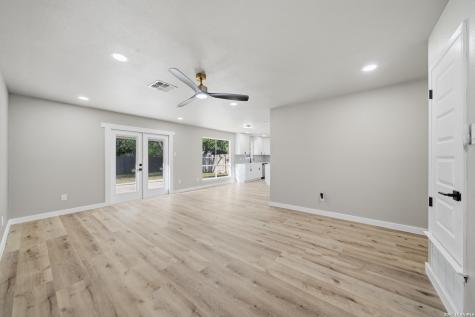 9446 Cliff Way San Antonio TX 78250