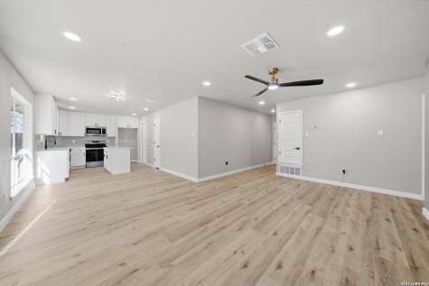 9446 Cliff Way San Antonio TX 78250