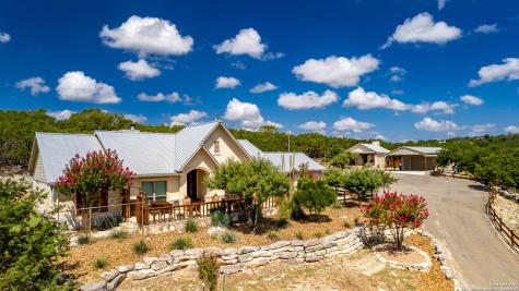 64 West View Kerrville TX 78028