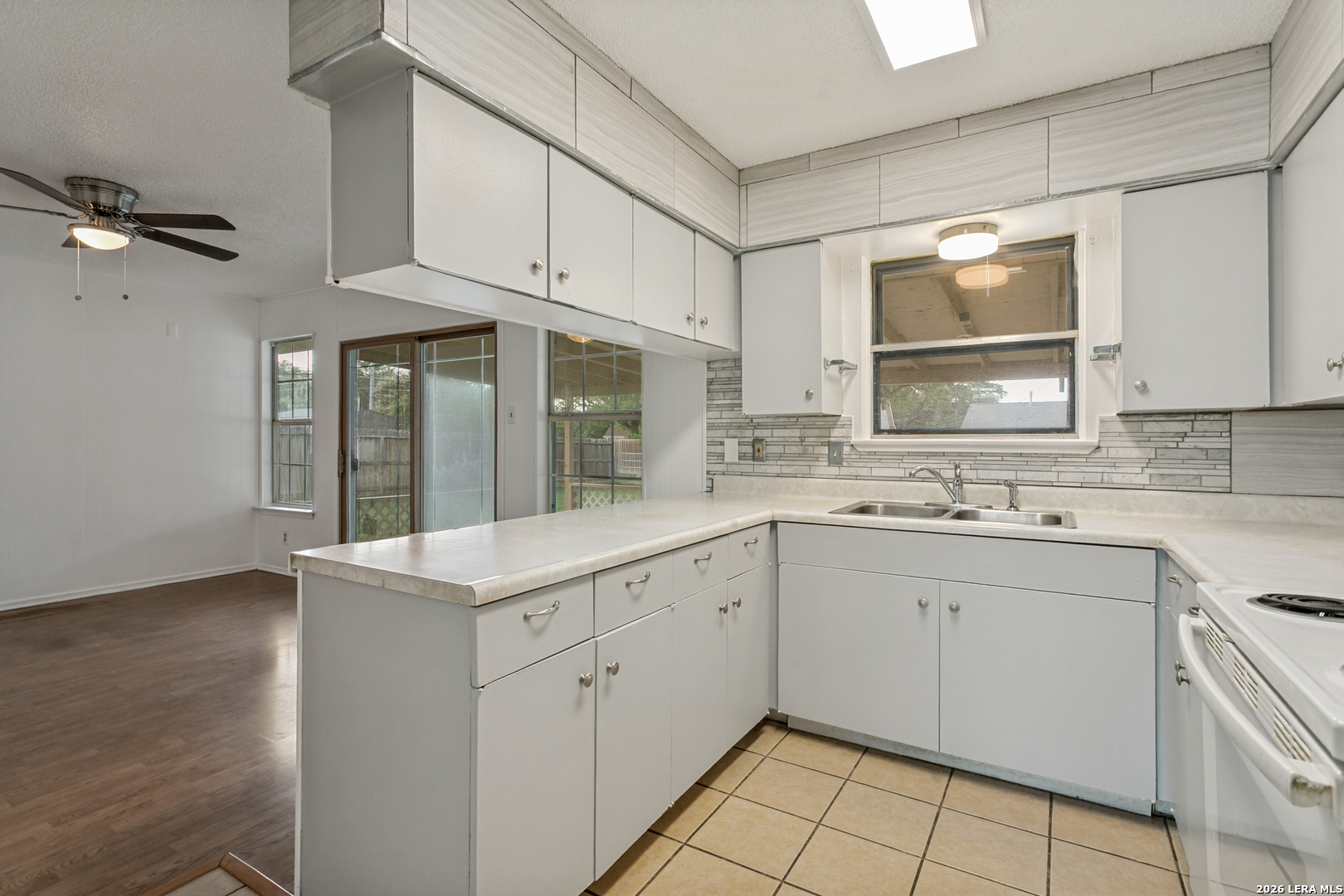 207 Balboa Drive Universal City TX 78148